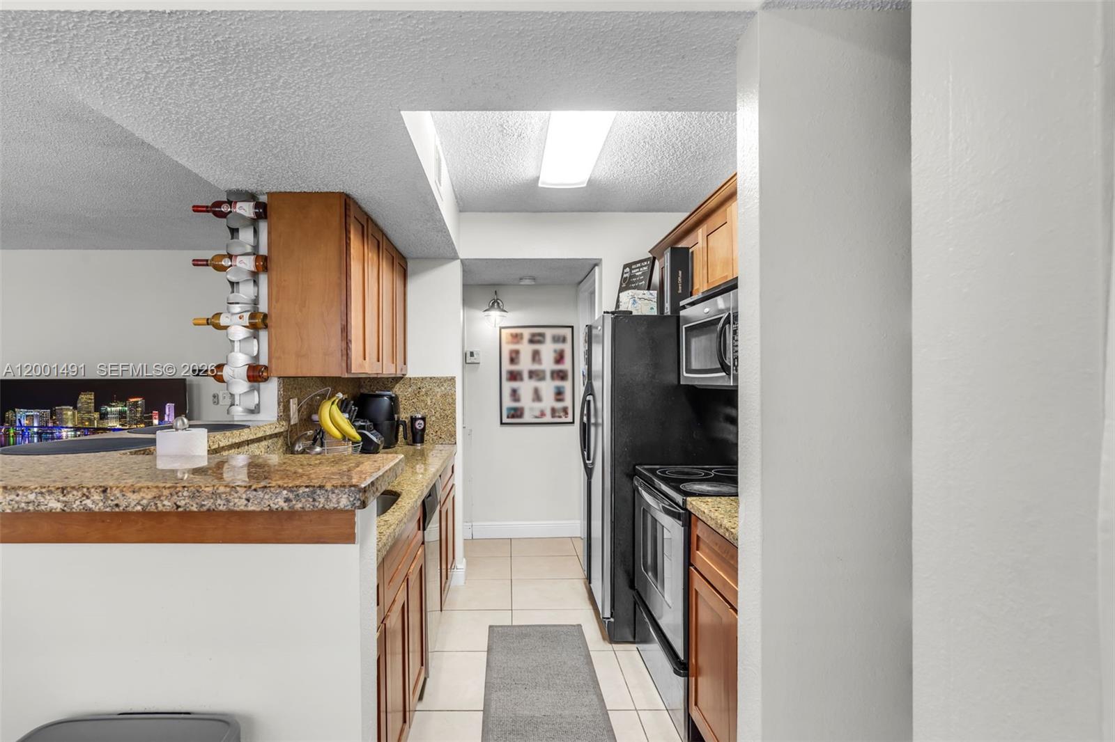 VISTA LAGO AT THE HAMMOCK - Residential