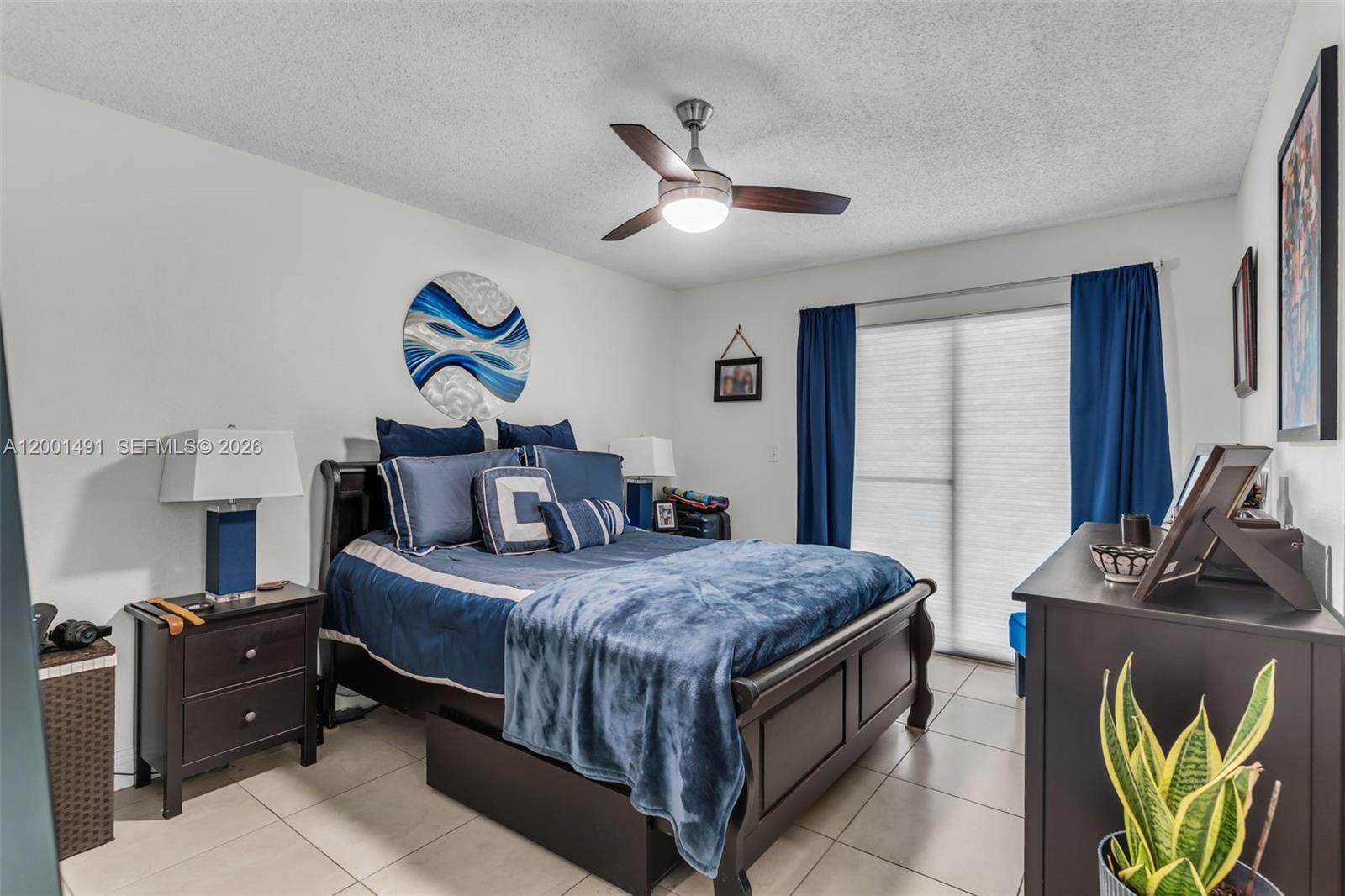 VISTA LAGO AT THE HAMMOCK - Residential