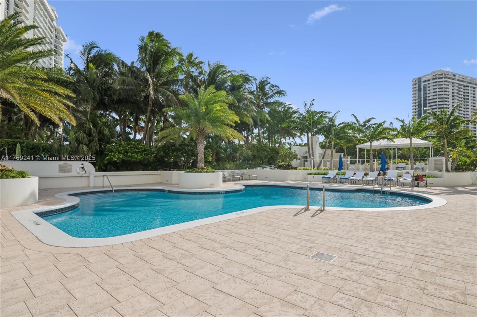 WILLIAMS ISLAND - Residential