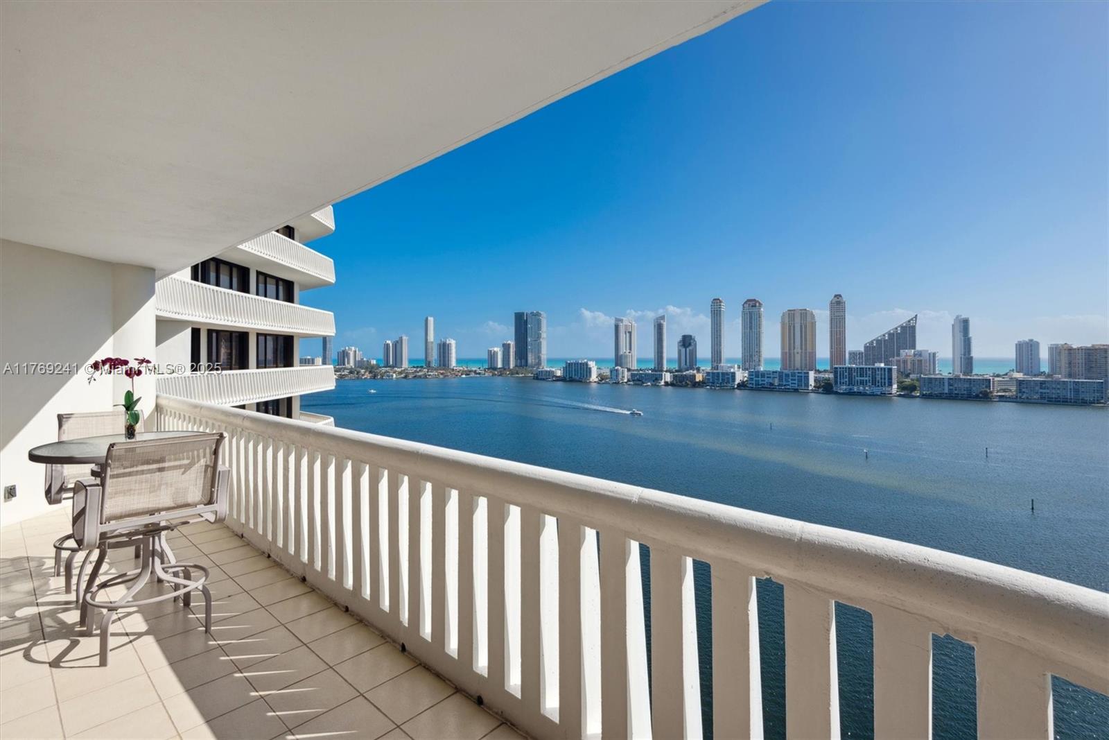 3000 Island Blvd 1902