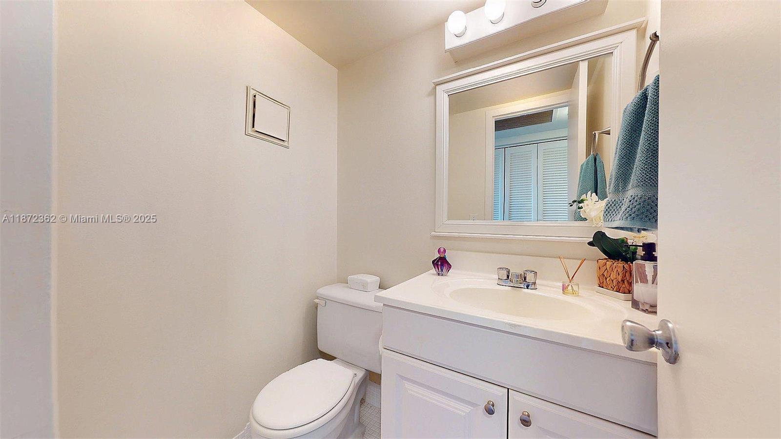 REXFORD AT CENTURY VILLAG - Residential Lease