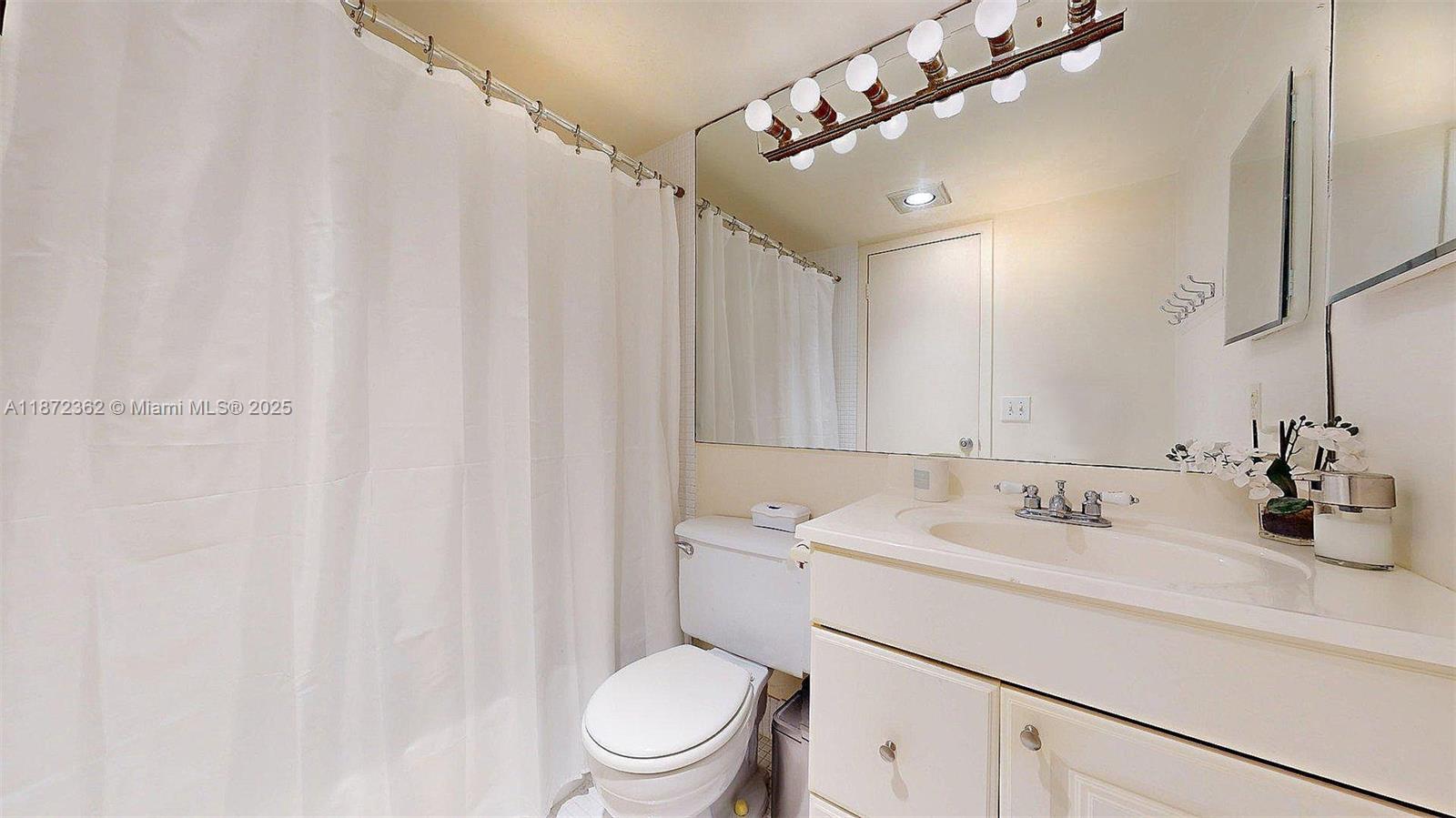 REXFORD AT CENTURY VILLAG - Residential Lease