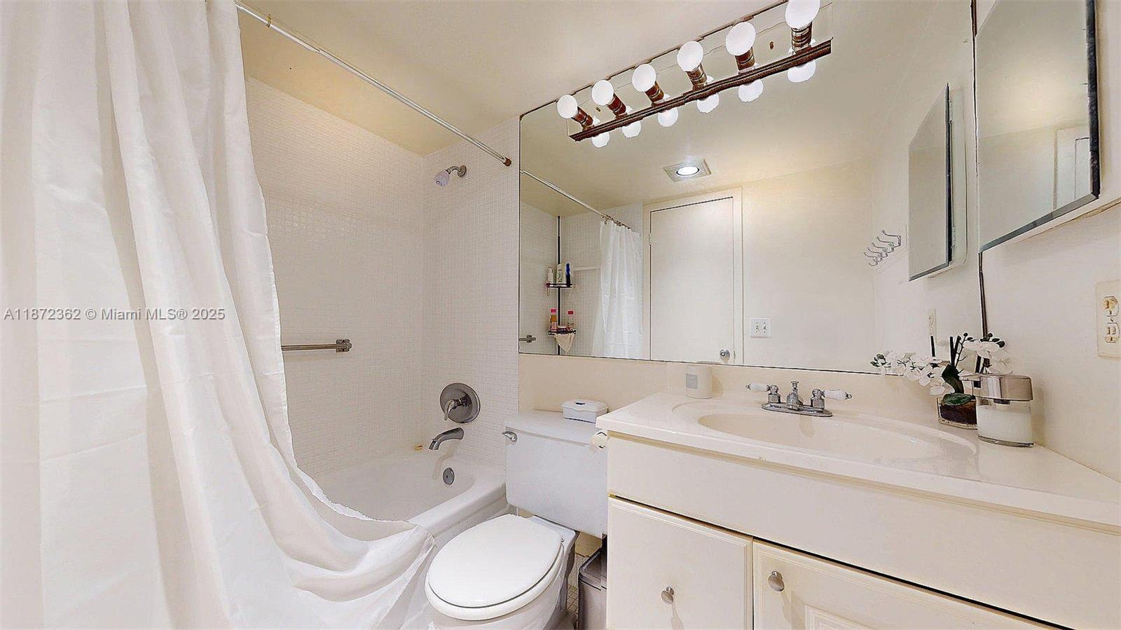REXFORD AT CENTURY VILLAG - Residential Lease