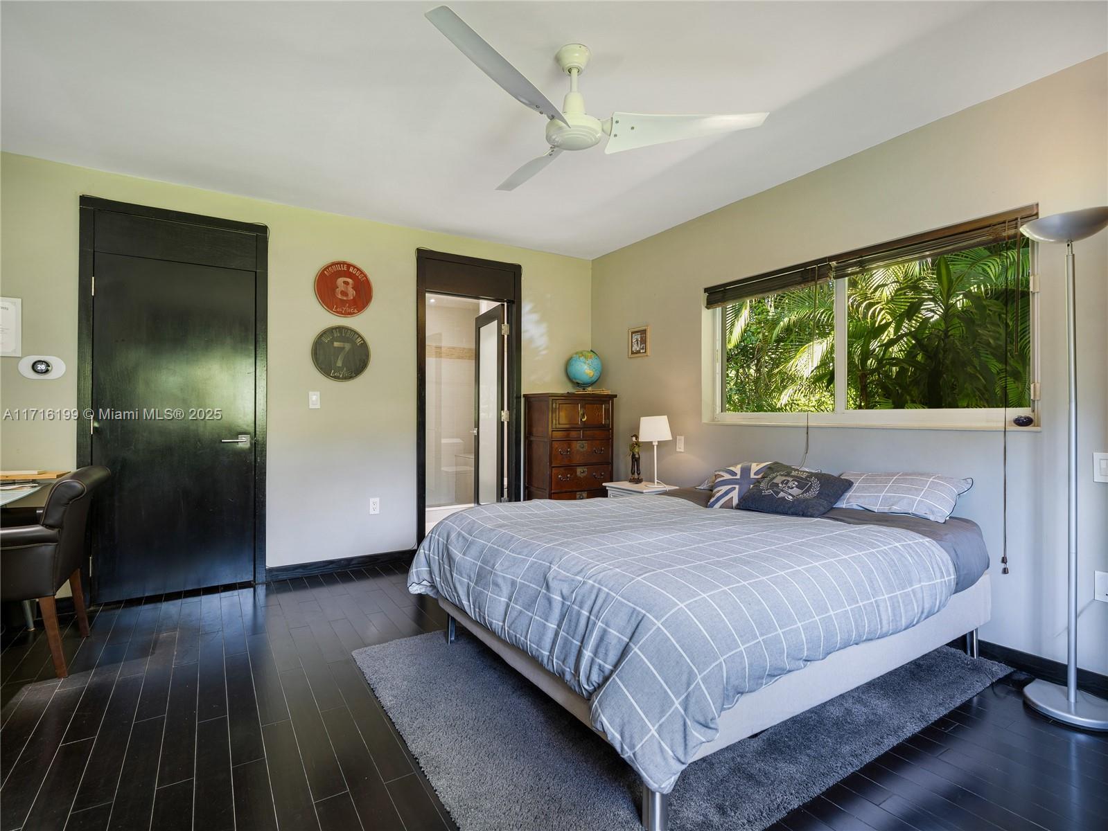 COCONUT GROVE MANOR - Residential