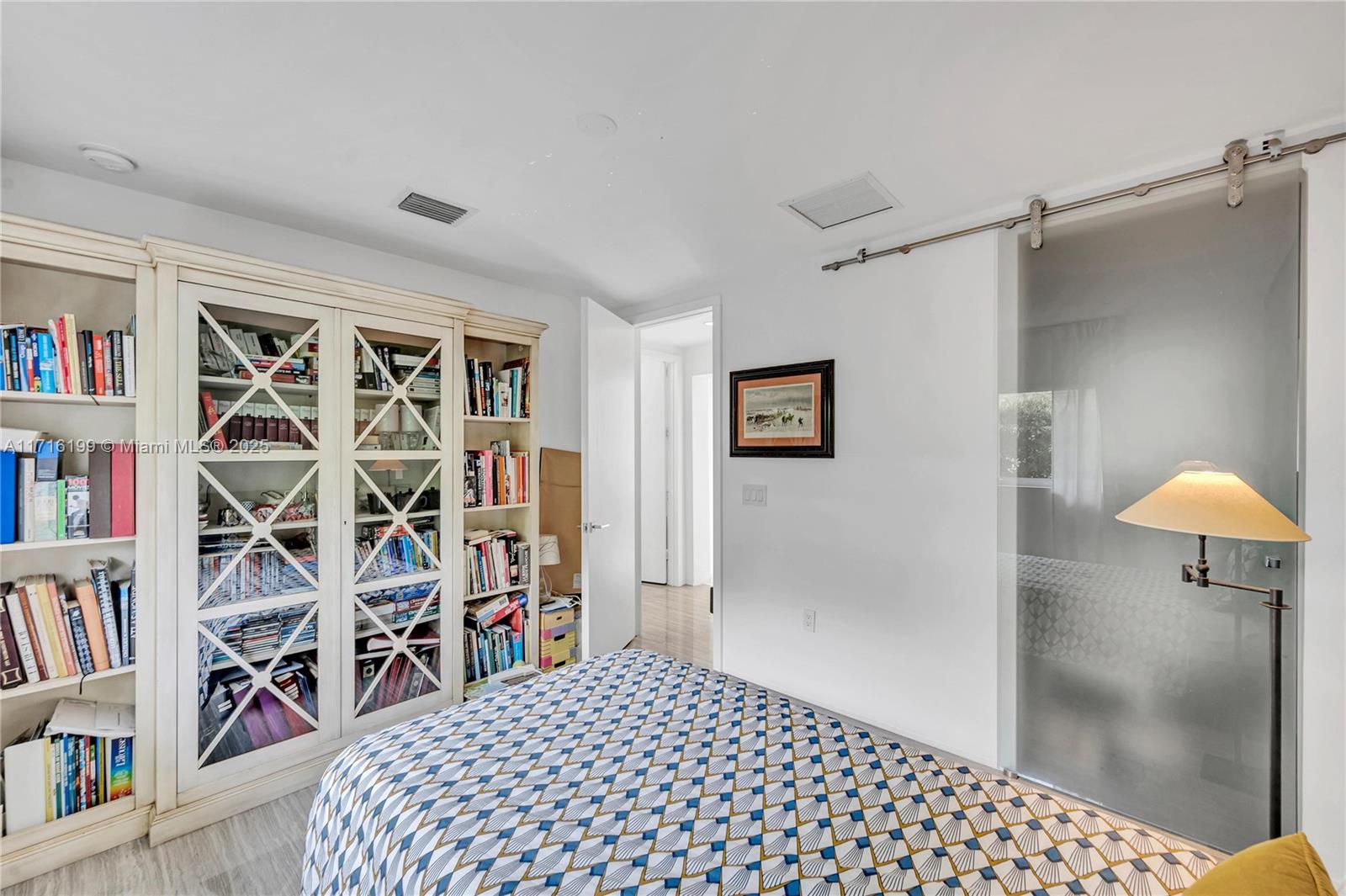 COCONUT GROVE MANOR - Residential