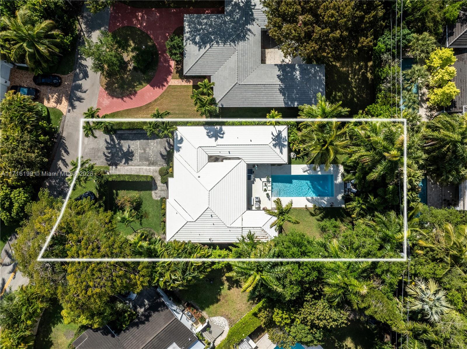 COCONUT GROVE MANOR - Residential