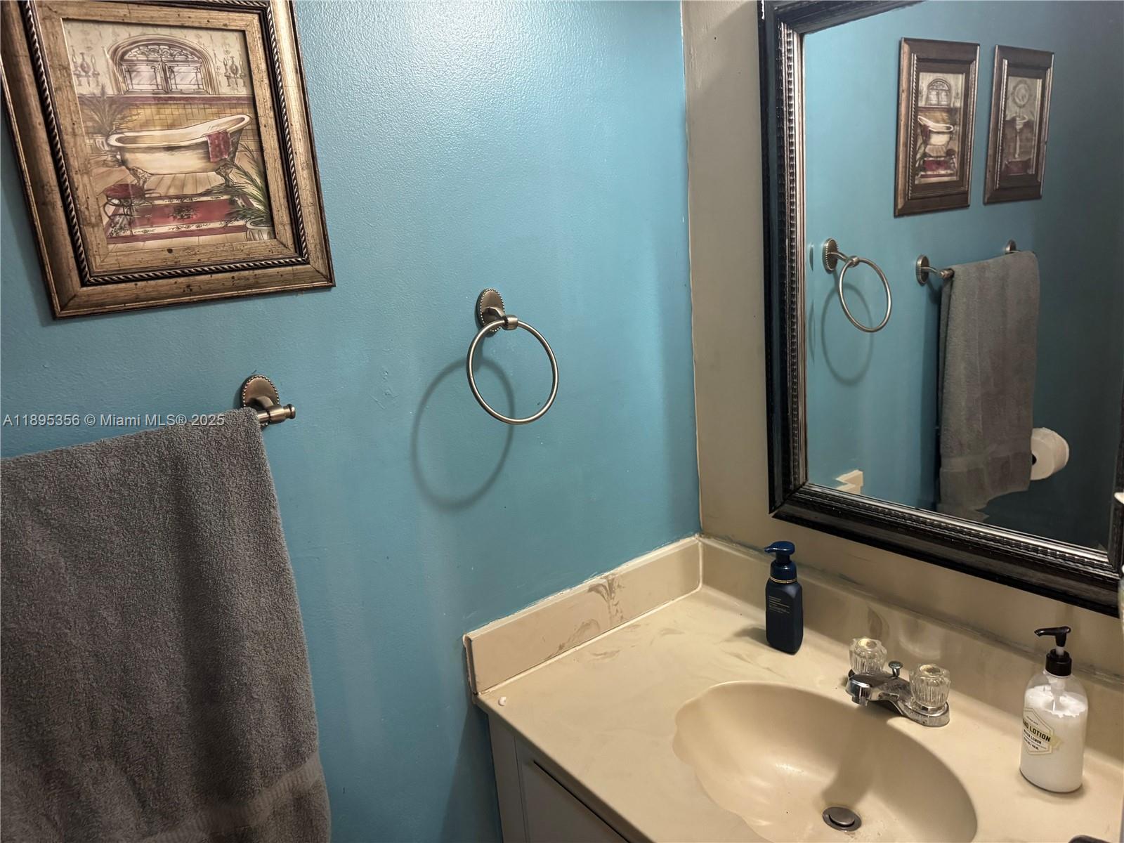 200 LESLIE CONDO - Residential Lease