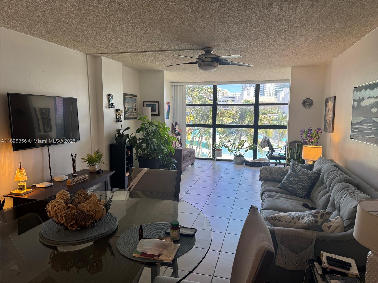 200 Leslie Dr 317