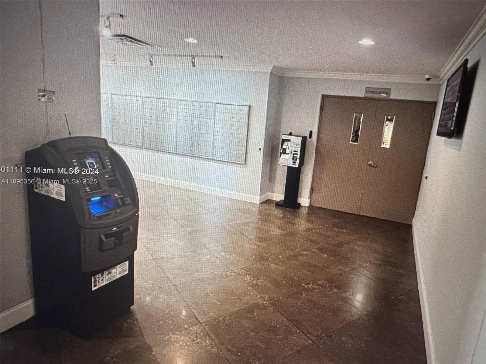 200 LESLIE CONDO - Residential Lease