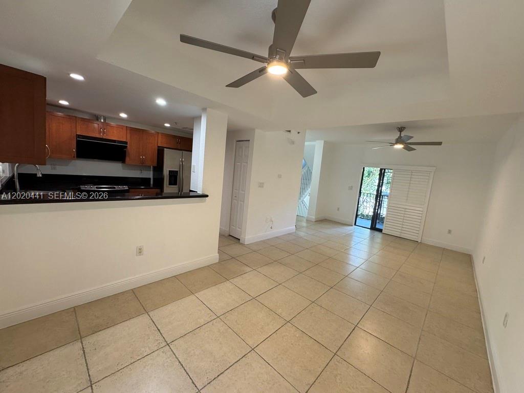GROVE VILLAS CONDO - Residential