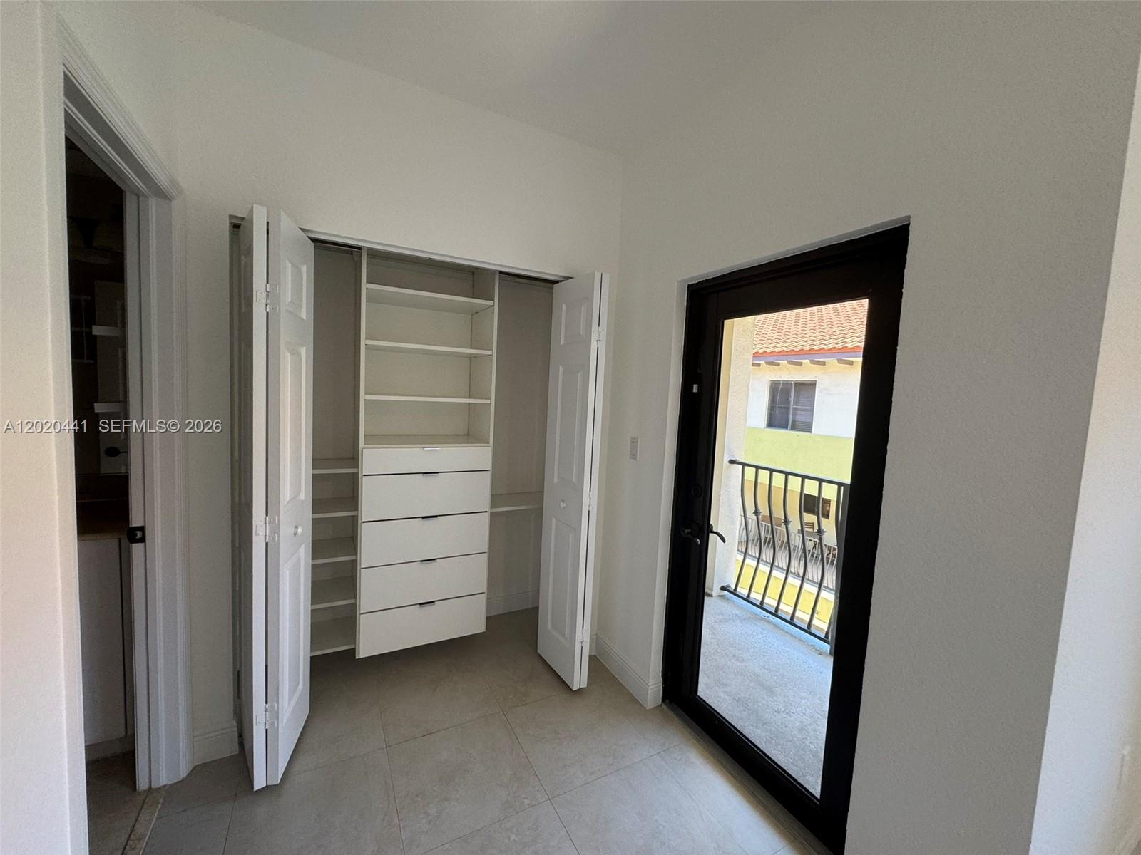 GROVE VILLAS CONDO - Residential