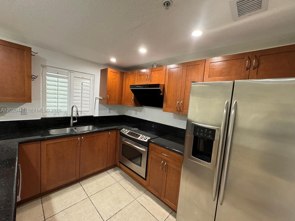 GROVE VILLAS CONDO - Residential