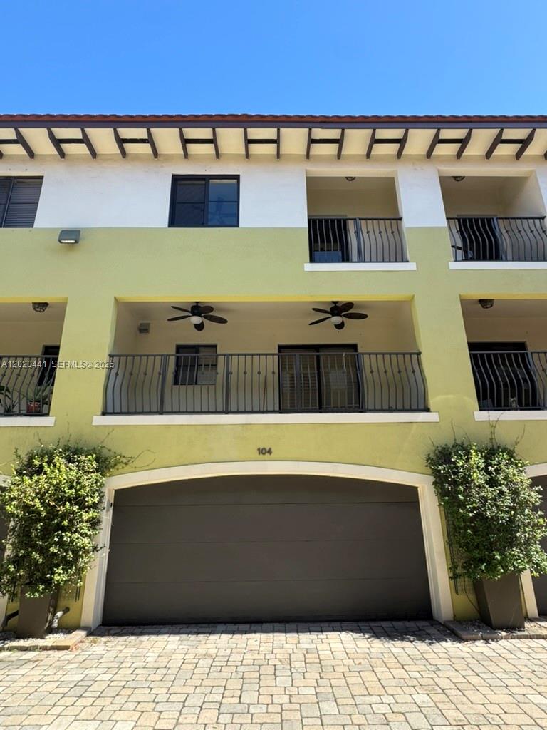 GROVE VILLAS CONDO - Residential
