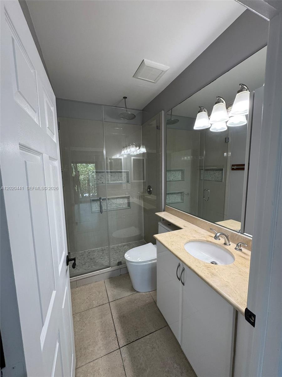 GROVE VILLAS CONDO - Residential