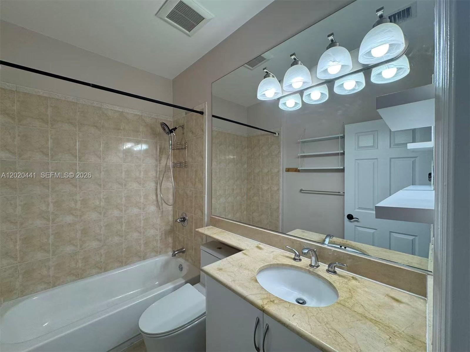 GROVE VILLAS CONDO - Residential
