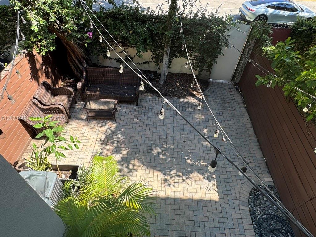 GROVE VILLAS CONDO - Residential