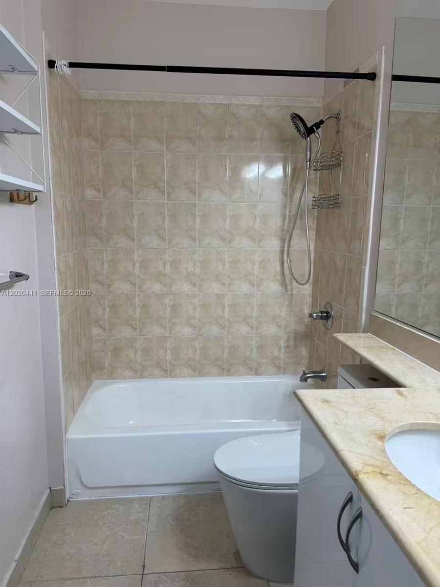GROVE VILLAS CONDO - Residential