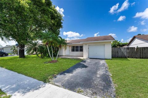 Photo of 9285 Affirmed Ln, Boca Raton, FL 33496 (MLS # A11840334)
