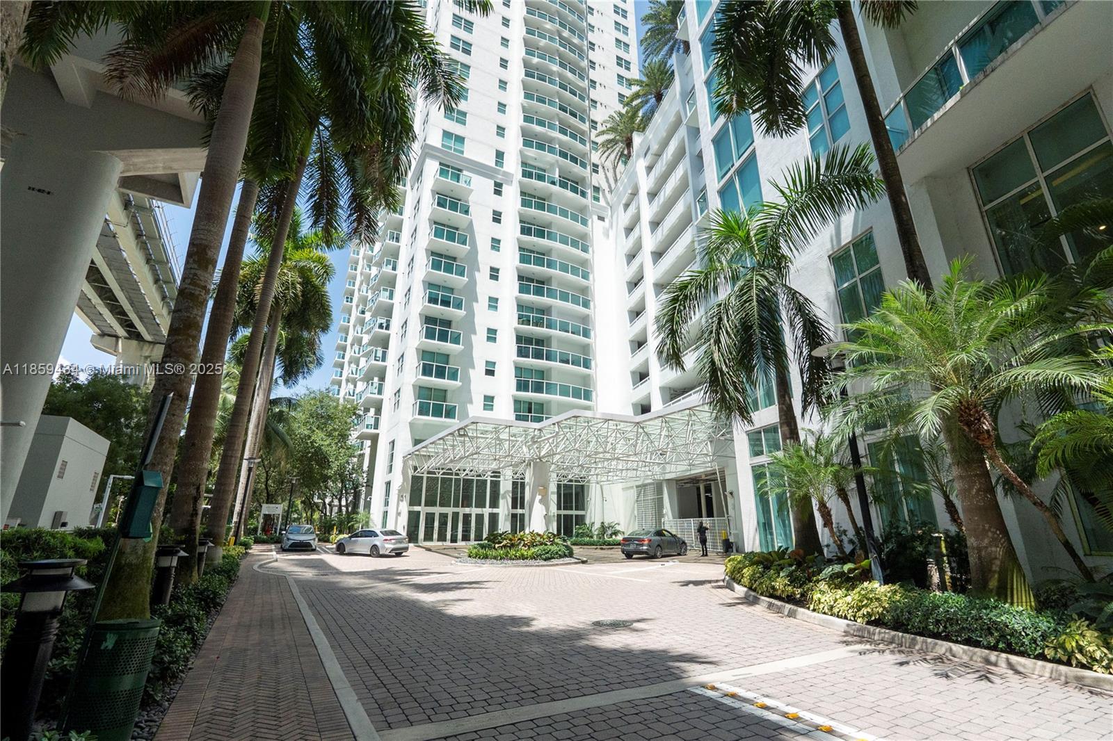 Welcome to Brickell on the River—where luxury meets lifestyle in the heart of Miami! This elegant 2-bedroom, 2-bath residence showcases breathtaking river and city views with a bright open layout, modern kitchen with granite counters, and a spacious master suite with walk-in closet, soaking tub, and glass shower.
Enjoy resort-style amenities including two pools (one an infinity with river and bay views), a state-of-the-art fitness center, spa, steam room, concierge, and valet. Just steps from Brickell City Centre, the Financial District, top dining, and the Metro Mover, this move-in-ready home offers the perfect balance of sophistication and convenience.
