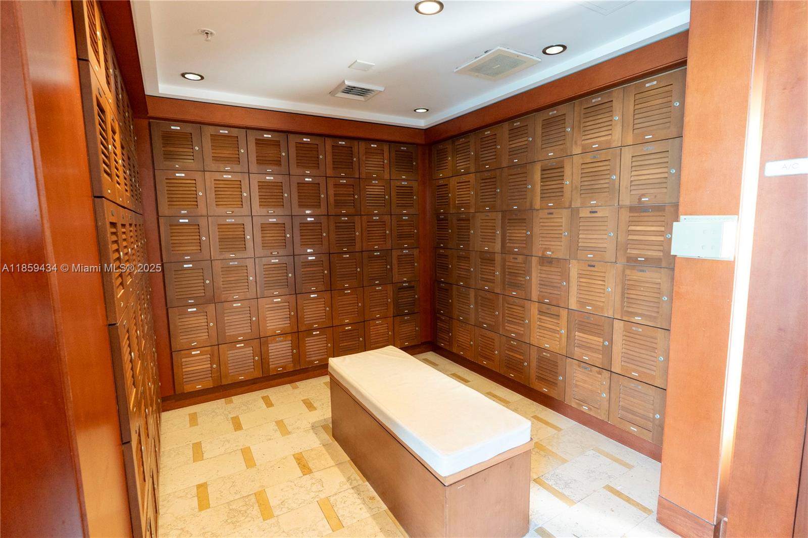 BRICKELL ON THE RIVER N T - Residential