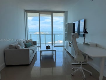 218 SE 14th St TS107 Miami FL 33131