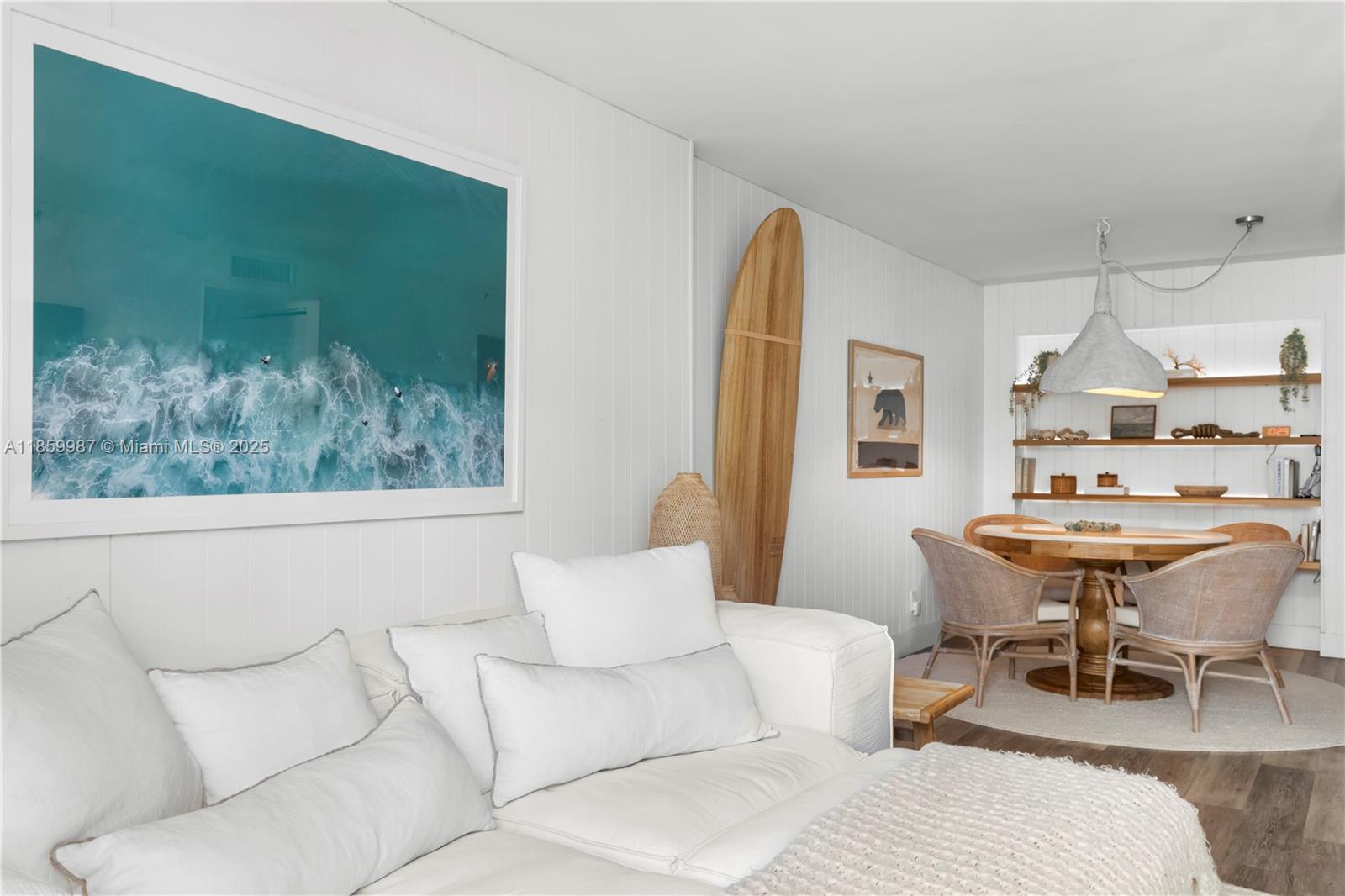 4301 Collins Ave 207