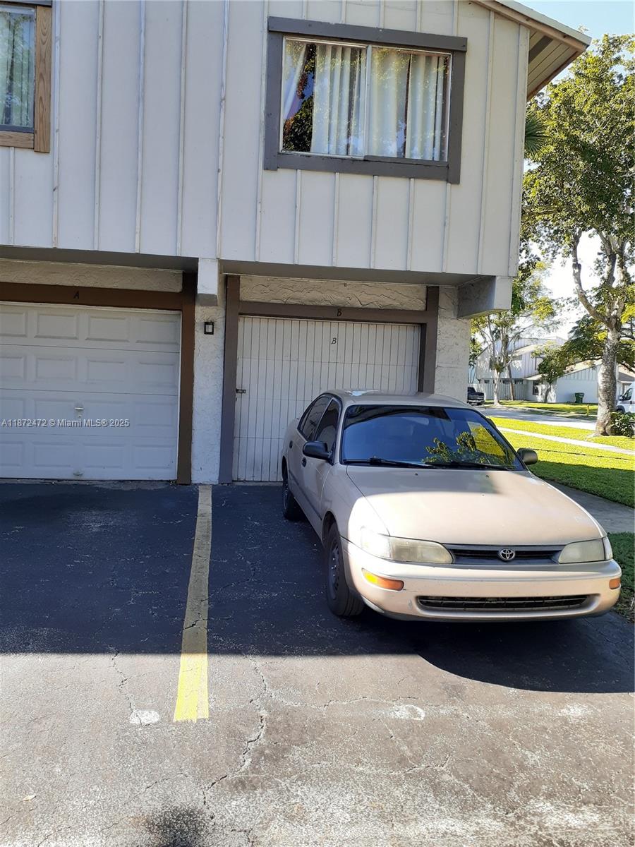 HABITAT II CONDO - Residential