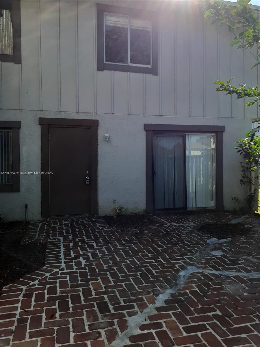 HABITAT II CONDO - Residential