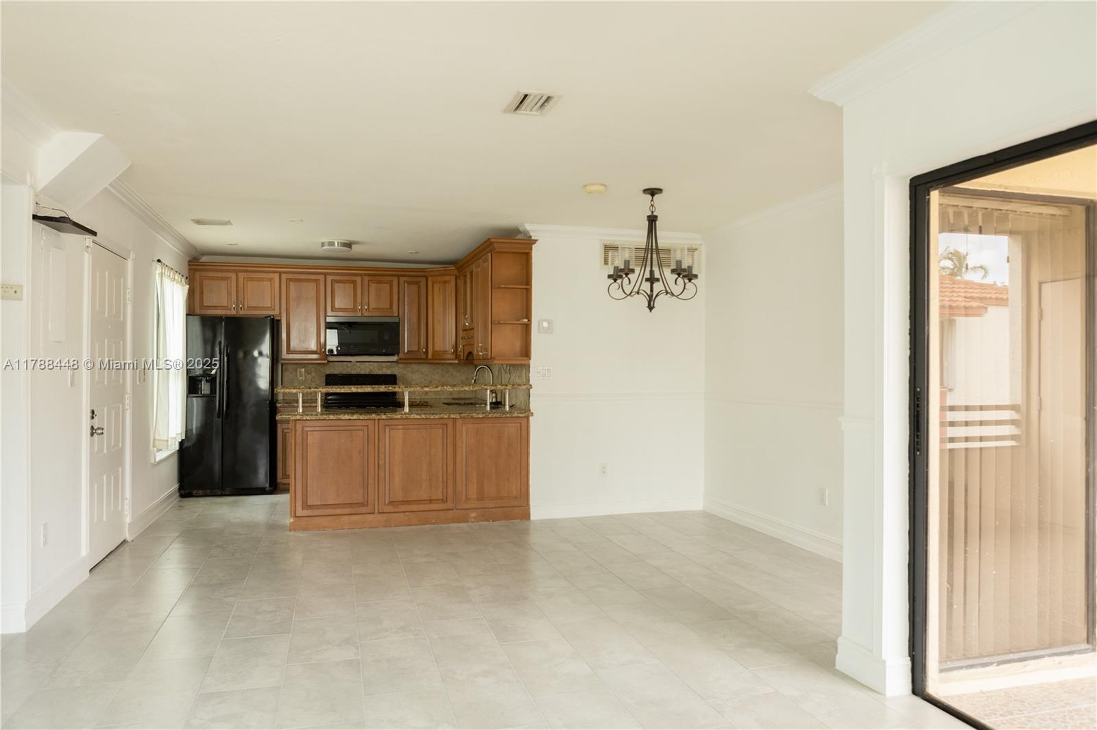 1096 N Hiatus Rd 1096, Pembroke Pines, Miami-Dade County, Florida - 2 Bedrooms  
2 Bathrooms - 