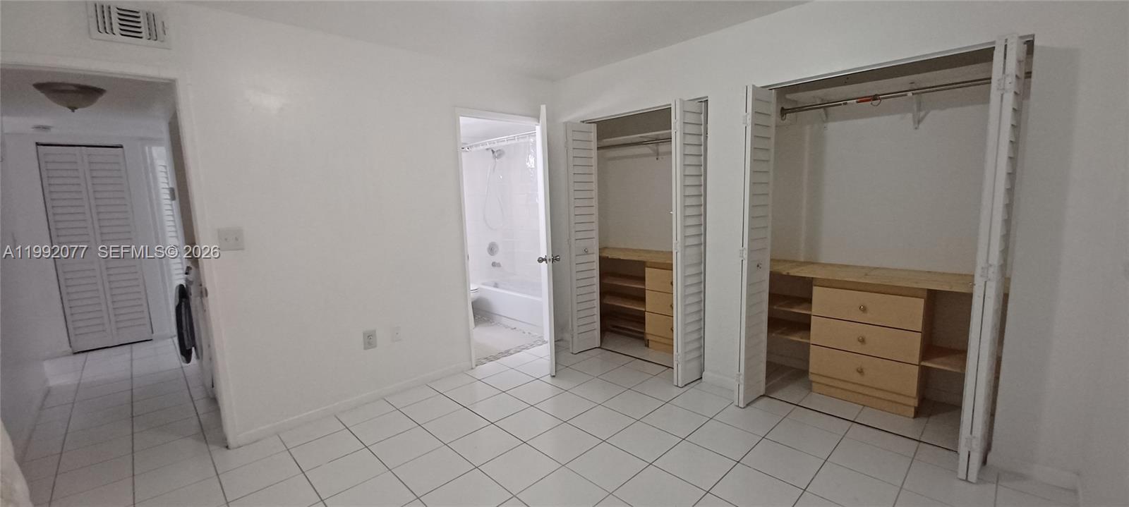 THE SEASONS VILLAS & THMS - Residential Lease