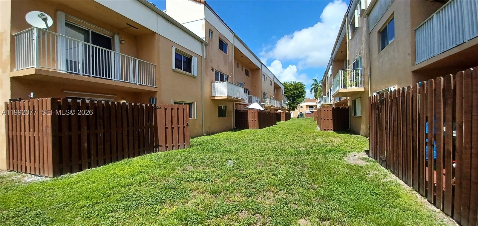 THE SEASONS VILLAS & THMS - Residential Lease