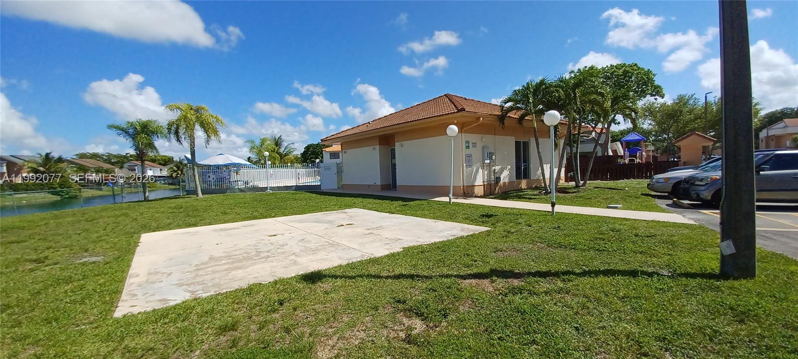 THE SEASONS VILLAS & THMS - Residential Lease