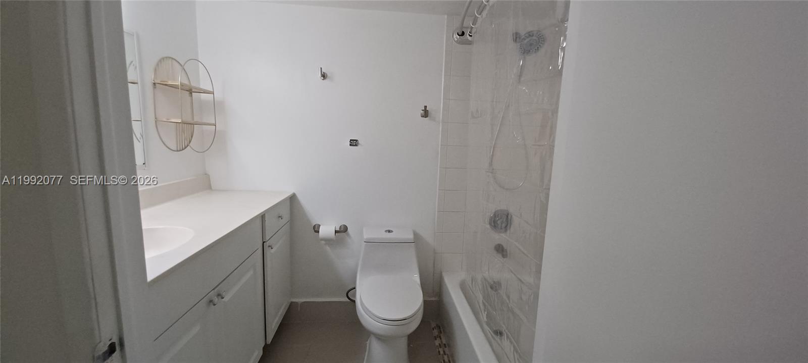 THE SEASONS VILLAS & THMS - Residential Lease