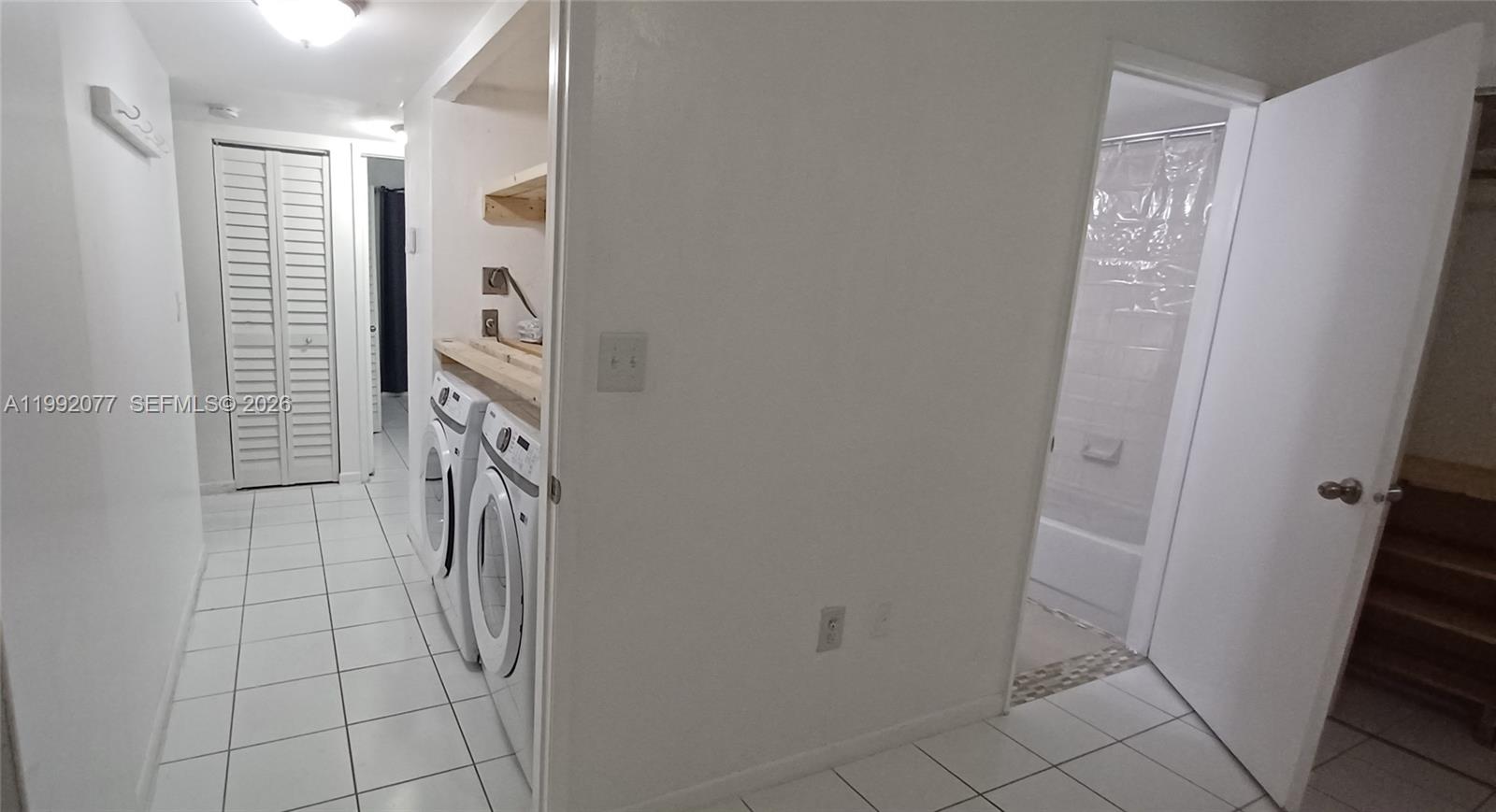 THE SEASONS VILLAS & THMS - Residential Lease