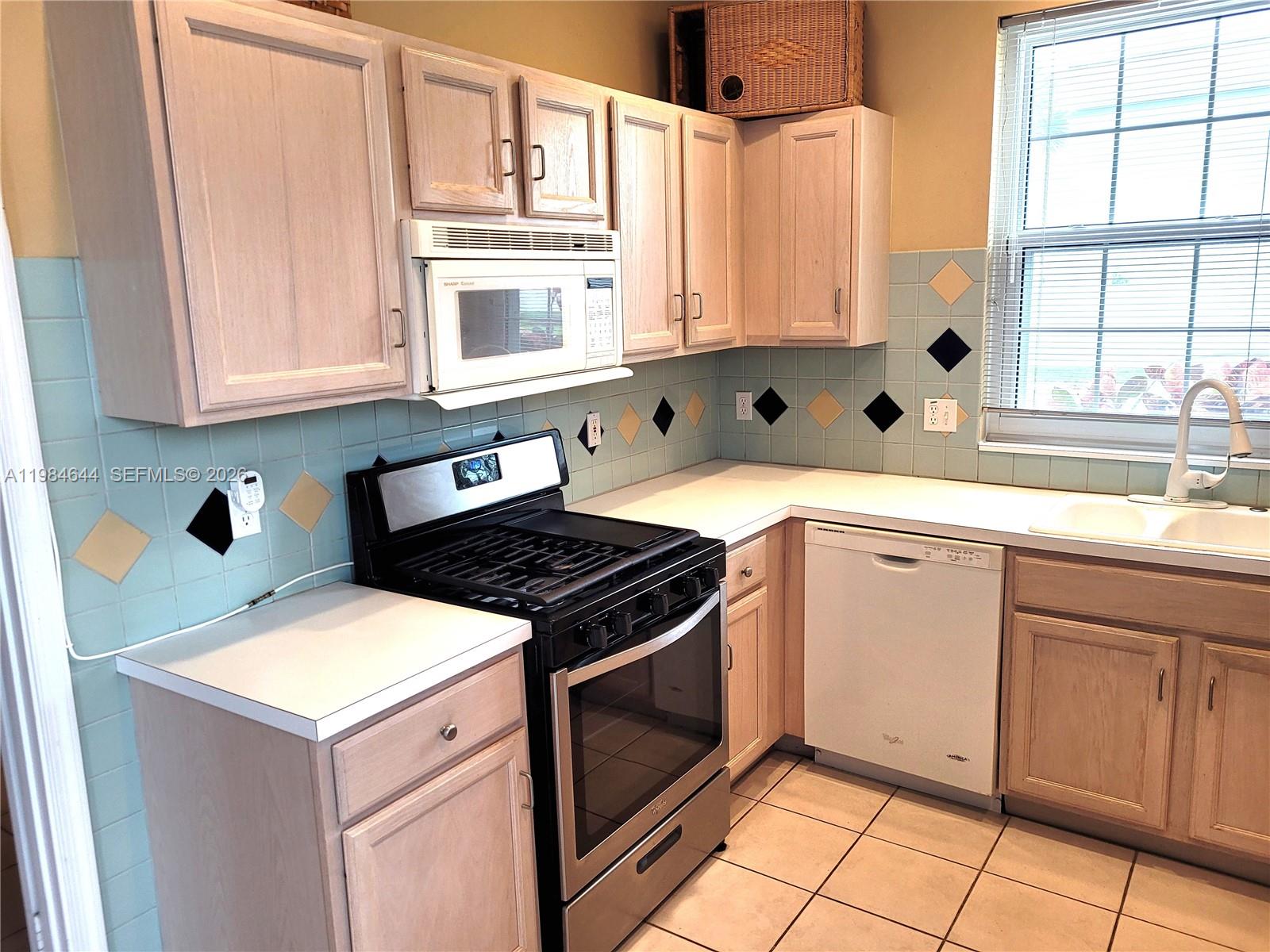 5823 Plum Harbor Cir