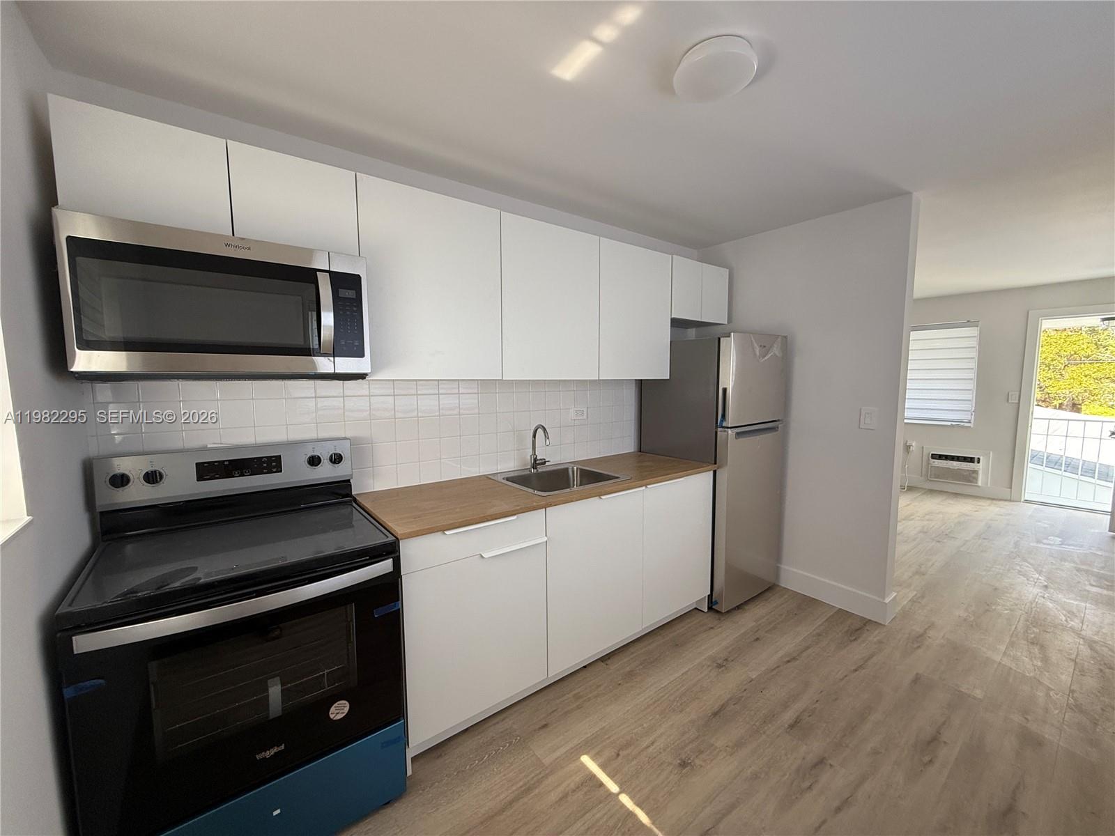 BISCAYNE SHORES CORR PLAT - Residential Lease