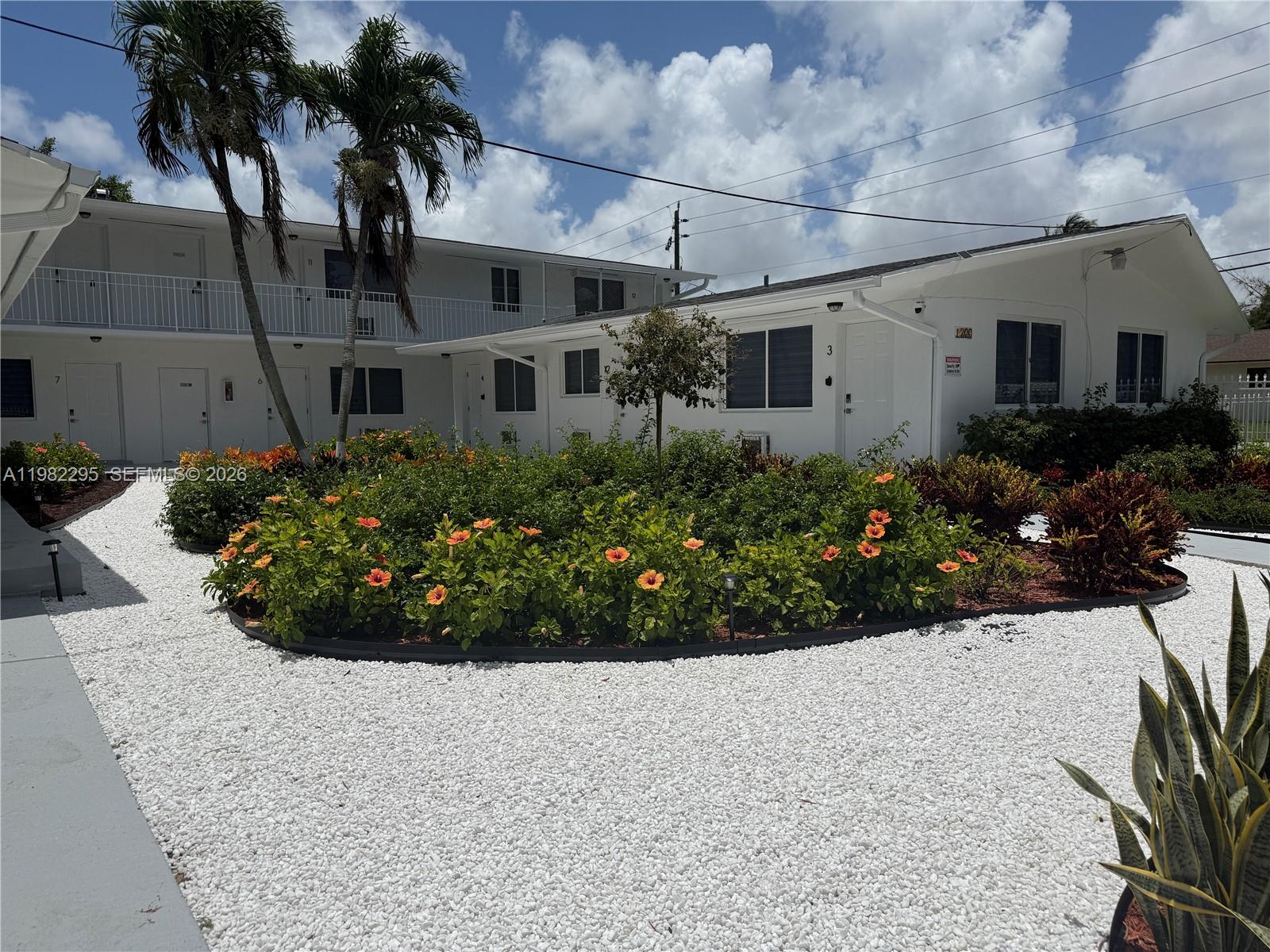 BISCAYNE SHORES CORR PLAT - Residential Lease