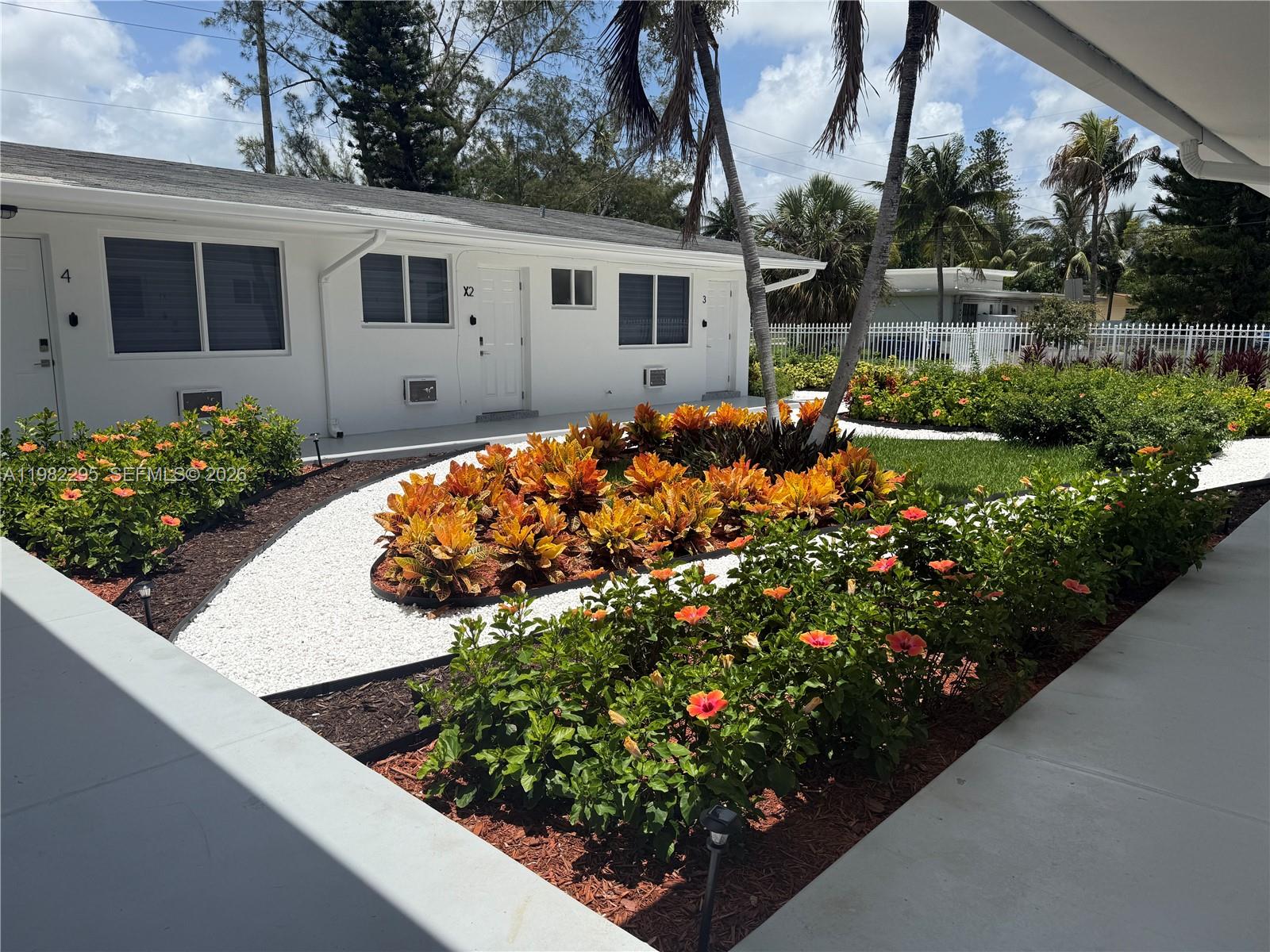 BISCAYNE SHORES CORR PLAT - Residential Lease