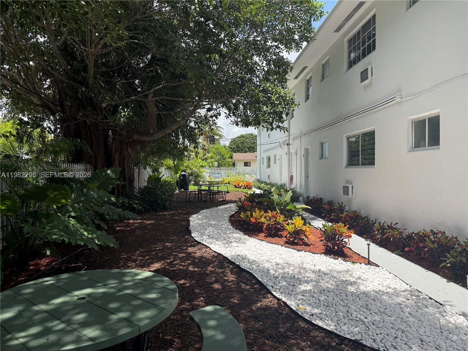 BISCAYNE SHORES CORR PLAT - Residential Lease