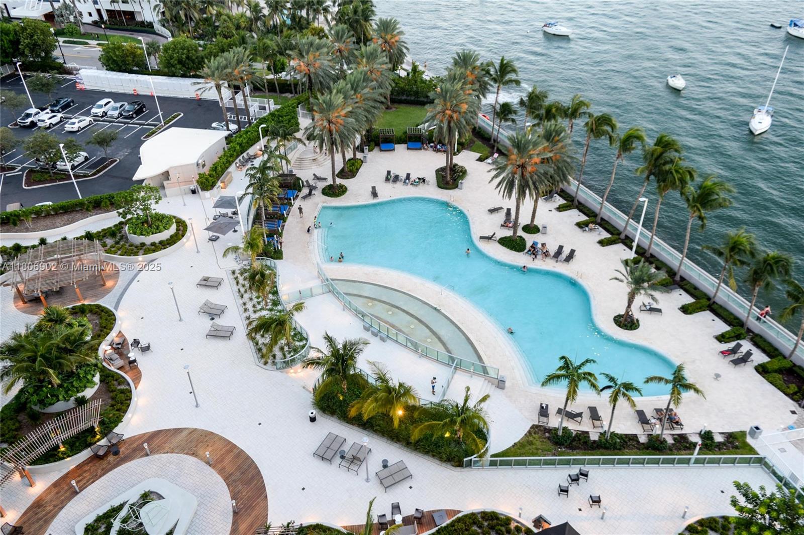 FLAMINGO SOUTH BEACH I CO - Residential