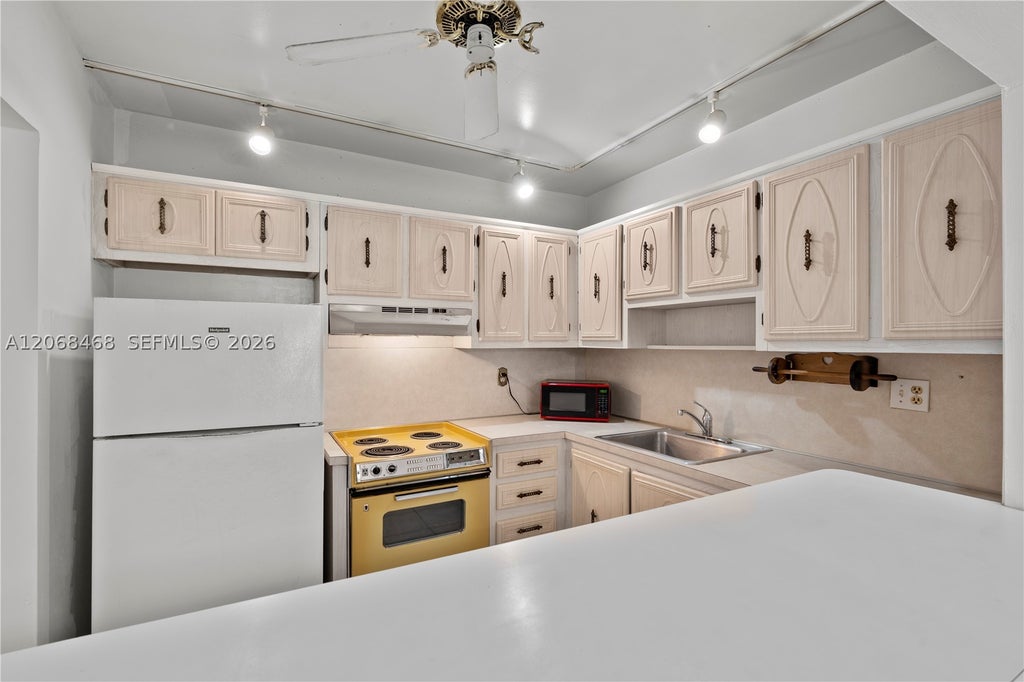 Photo of 5620 SW 3rd Pl #103, Margate, FL 33068 (MLS # A12068468)