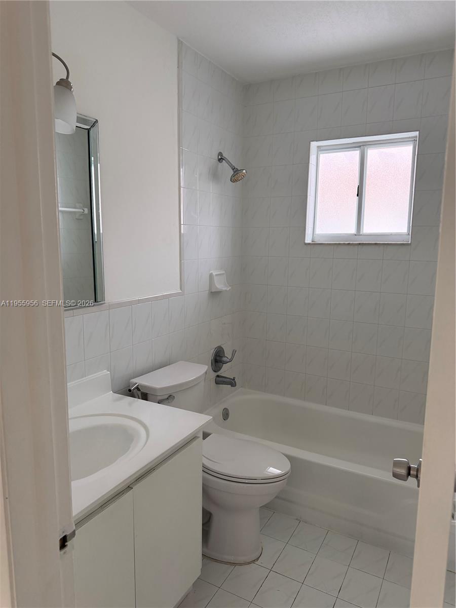 SILVER GARDENS VILLAS CON - Residential