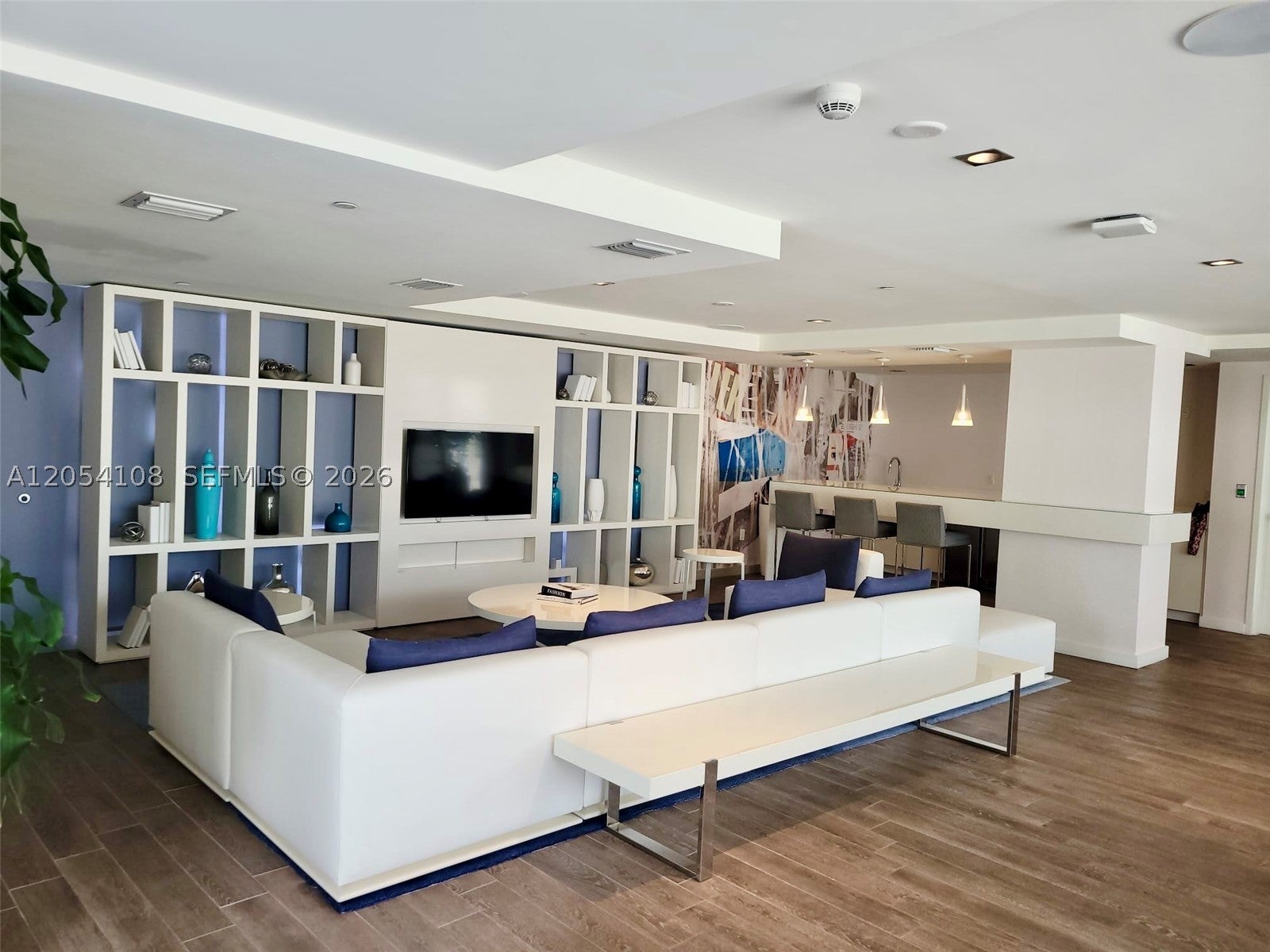 4250 Biscayne Blvd 806