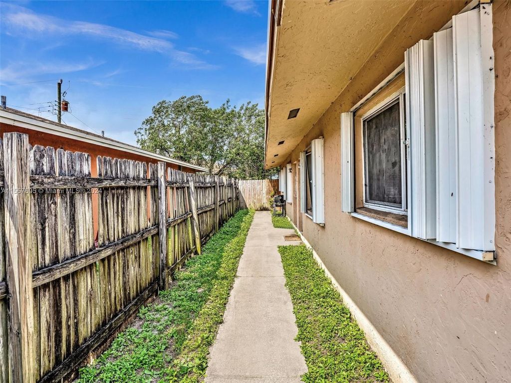 Photo of 2701 NW 13th Ct, Fort Lauderdale, FL 33311 (MLS # A11557695)