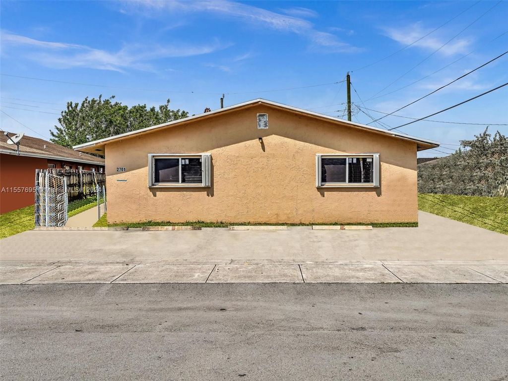 Photo of 2701 NW 13th Ct, Fort Lauderdale, FL 33311 (MLS # A11557695)