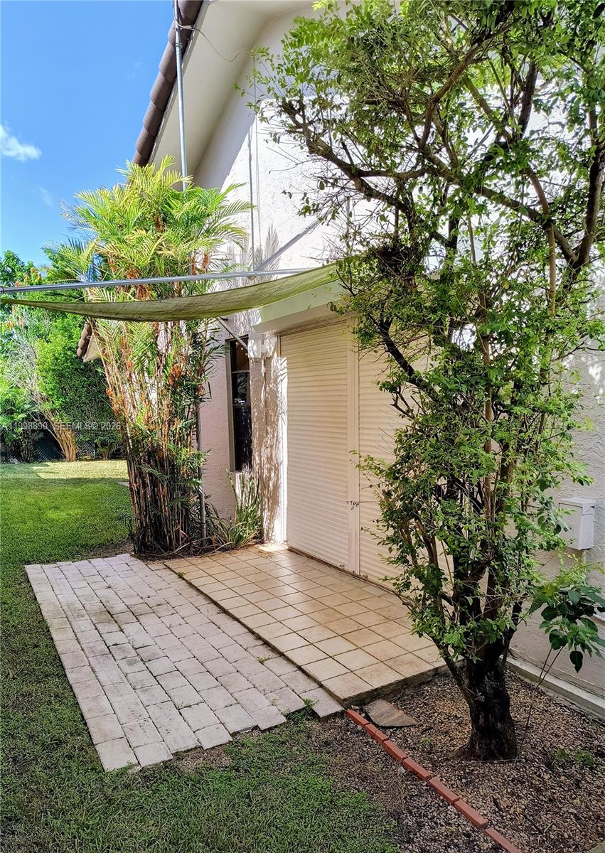 THE CEDARS OF KENDALL - Residential