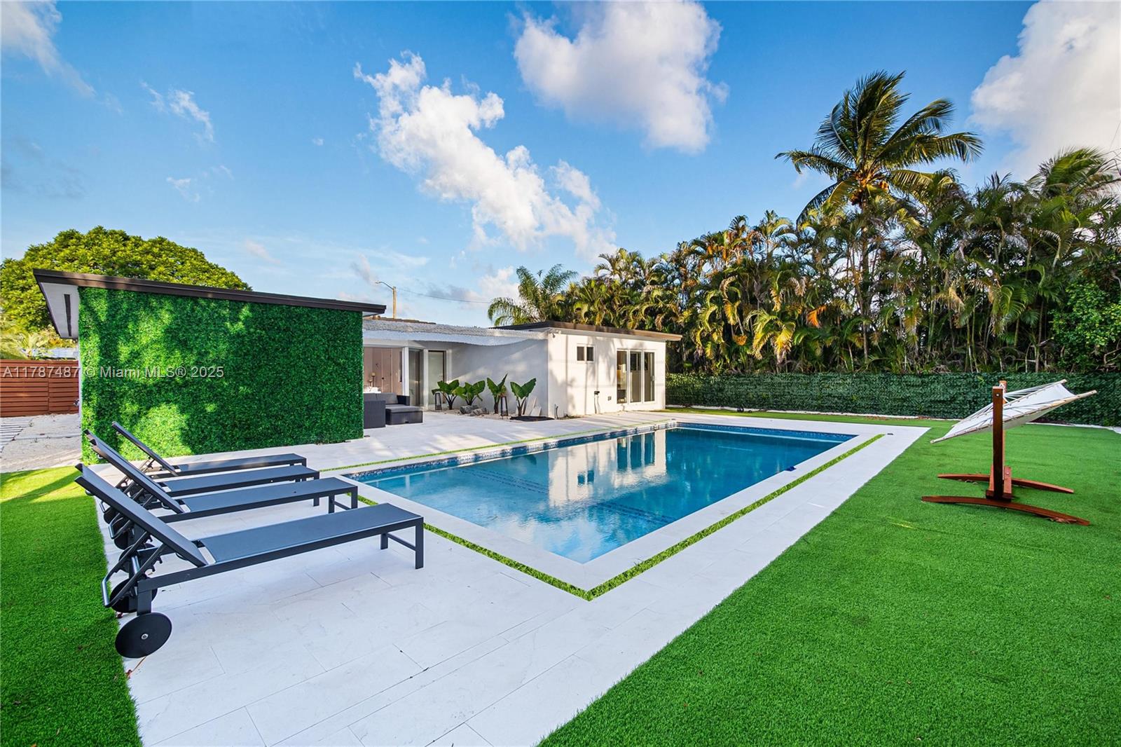 10658 Ne 11th Ave, Miami Shores, Miami-Dade County, Florida - 3 Bedrooms  
3 Bathrooms - 