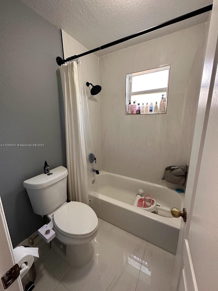 CHRISTINA AT THE HAMMOCKS - Residential