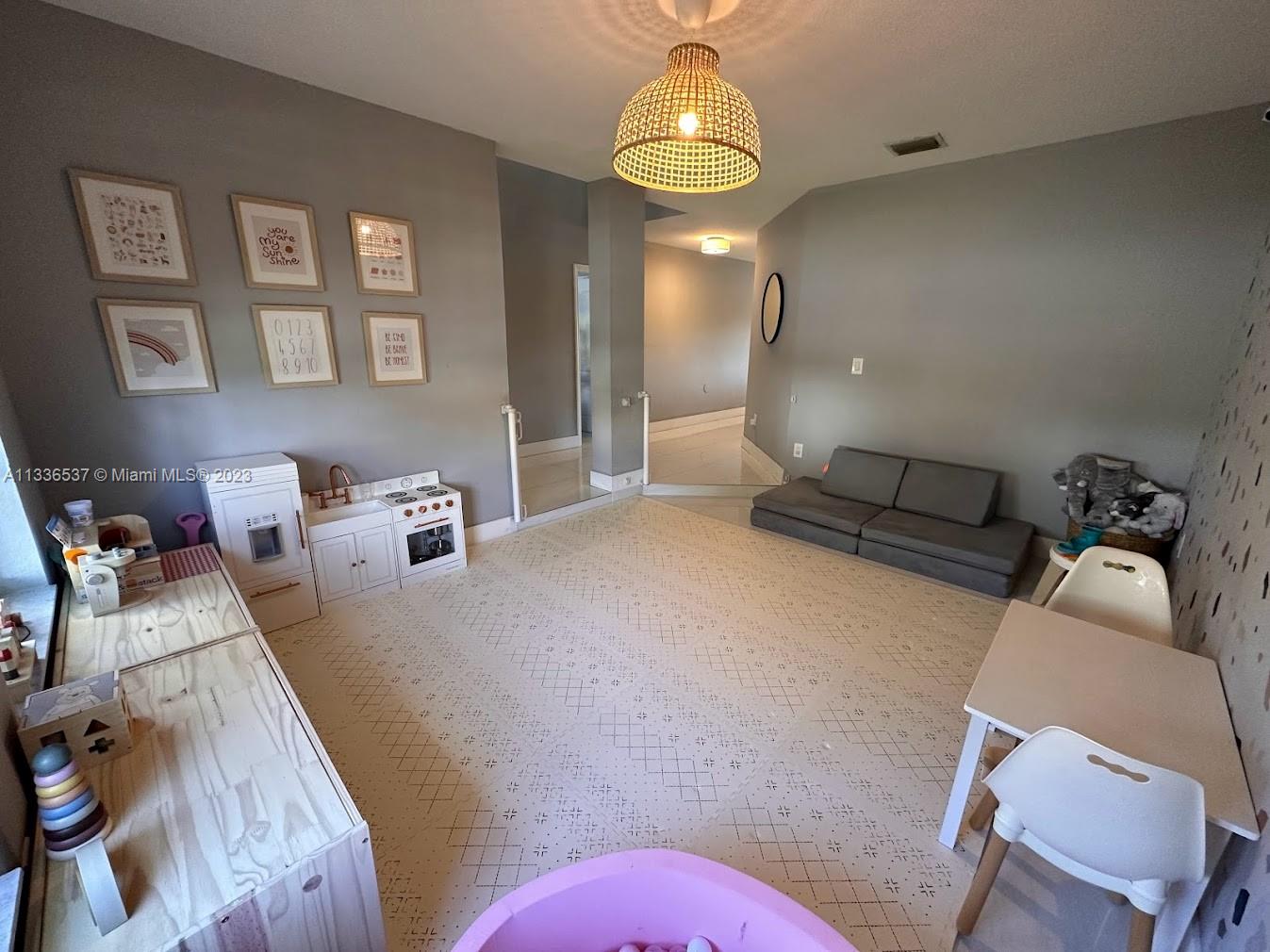 CHRISTINA AT THE HAMMOCKS - Residential