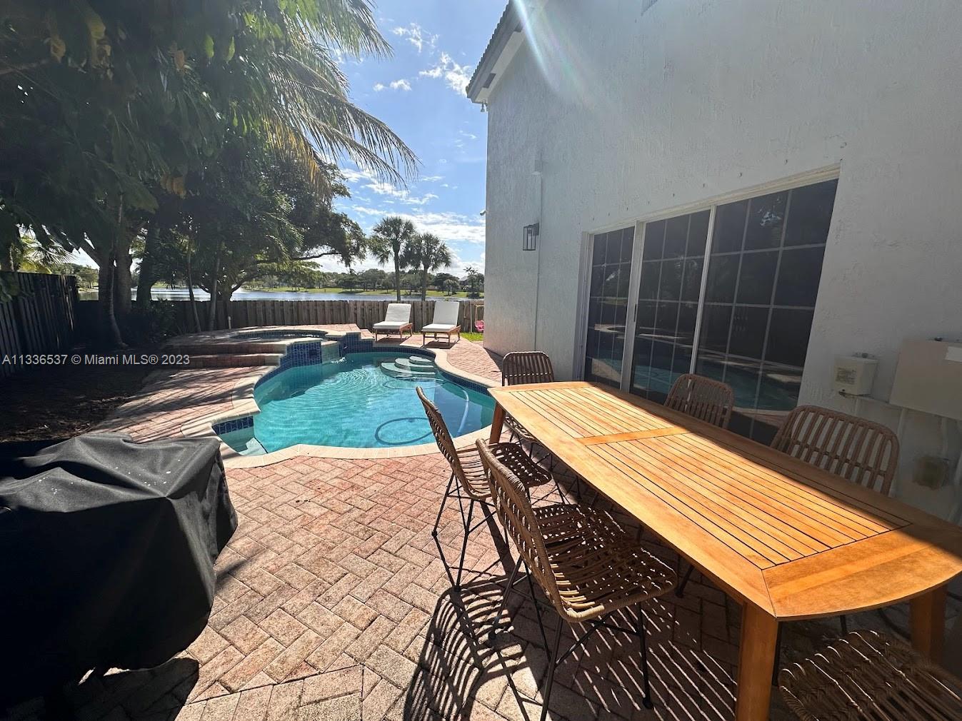 CHRISTINA AT THE HAMMOCKS - Residential